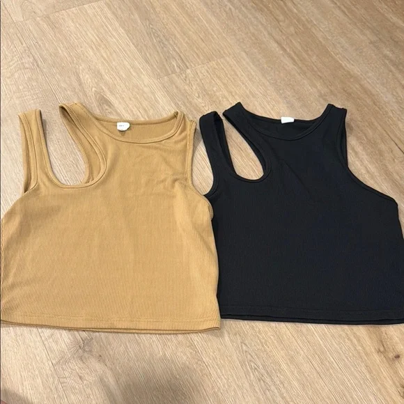 Women's Black and Tan Ribbed Cutout Crop Tank Tops - Picture 6 of 9